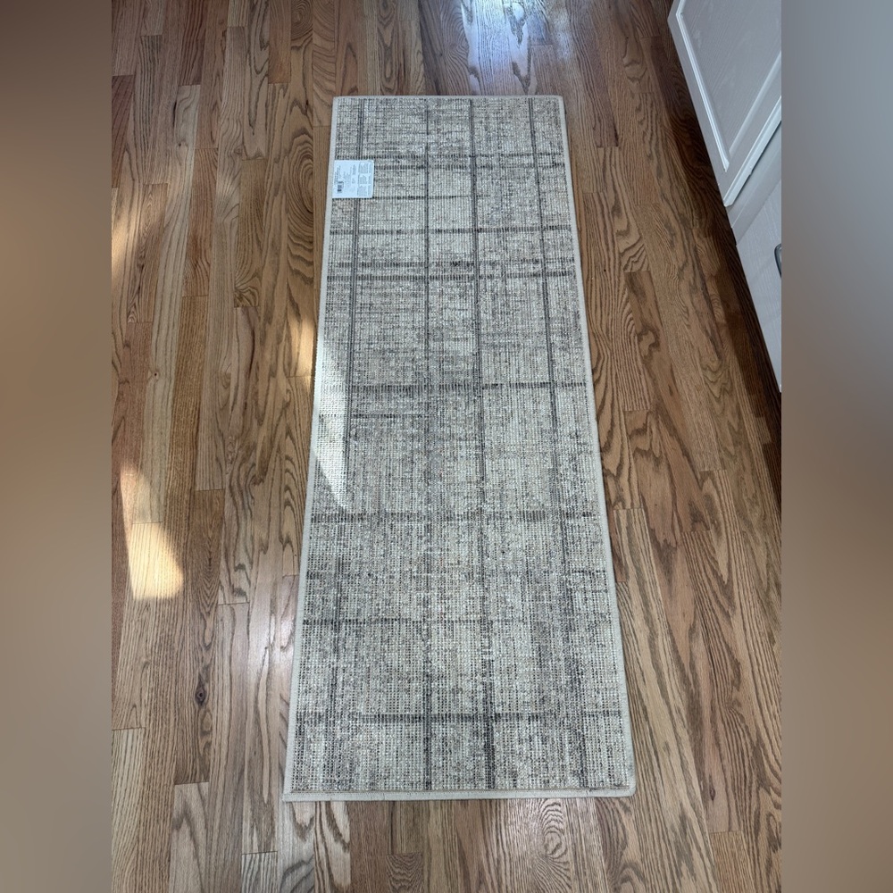 Mainstays Crosshatch Brown Geometric Indoor Runner Rug, 1' 10" x 5' - Picture 5 of 7
